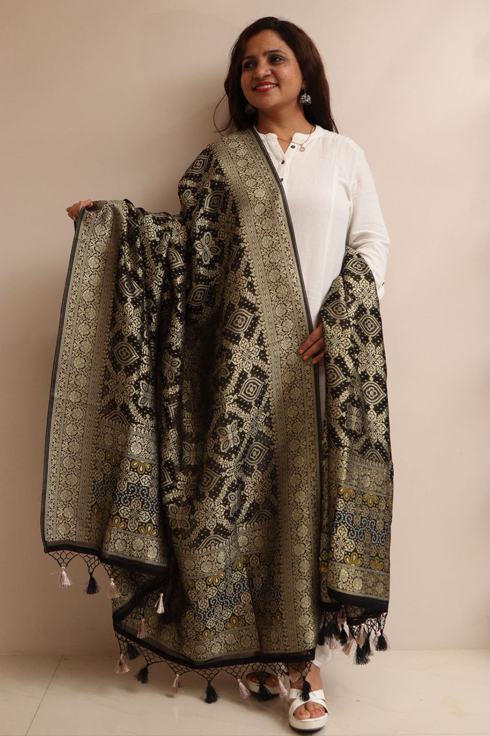 Elegant Black Banarasi Bandhani Weaved Georgette Dupatta - Luxurion World- Crafted Heirlooms