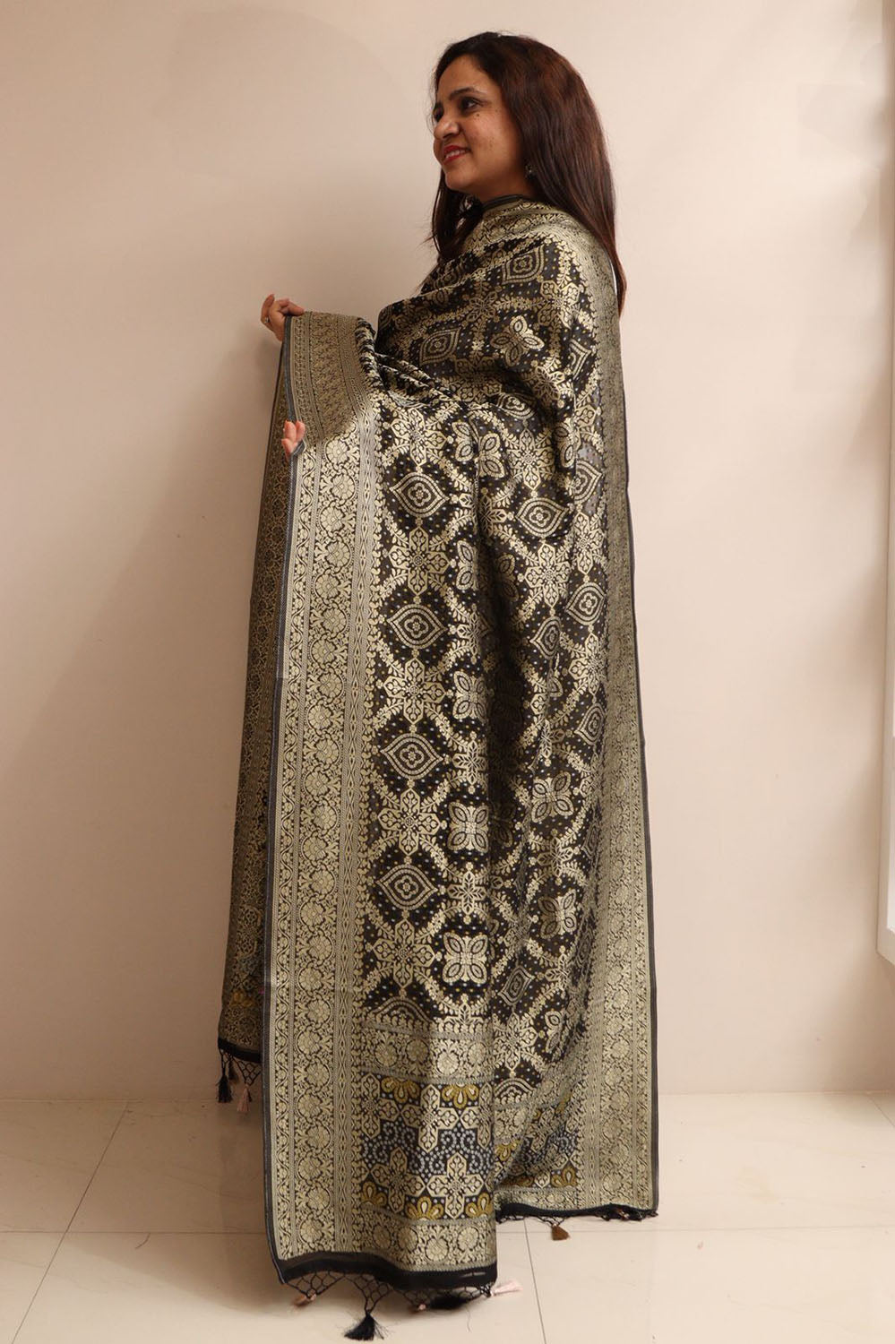 Elegant Black Banarasi Bandhani Weaved Georgette Dupatta - Luxurion World- Crafted Heirlooms