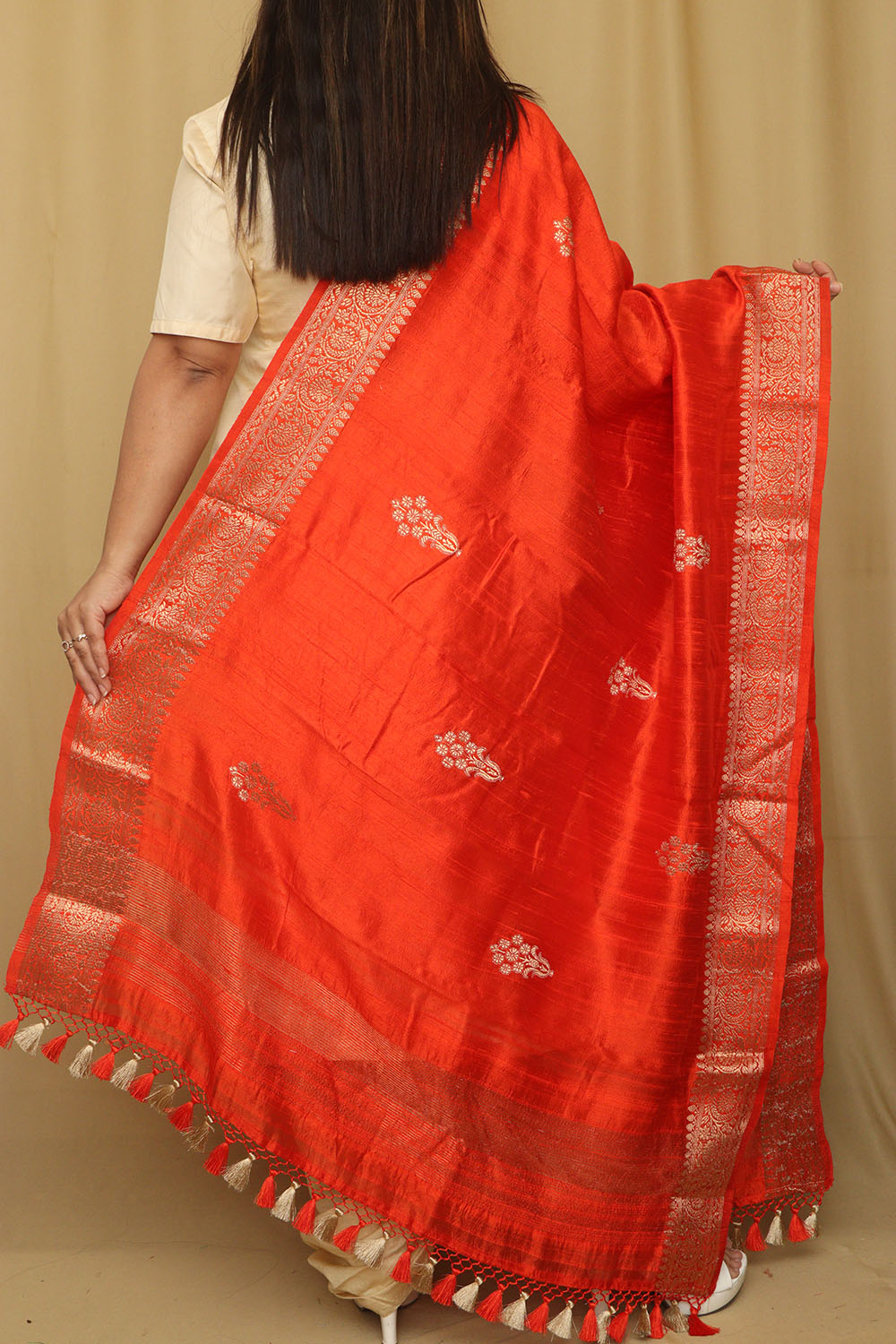 Orange Banarasi Handloom Raw Silk Dupatta - Elegant and Timeless - Luxurion World