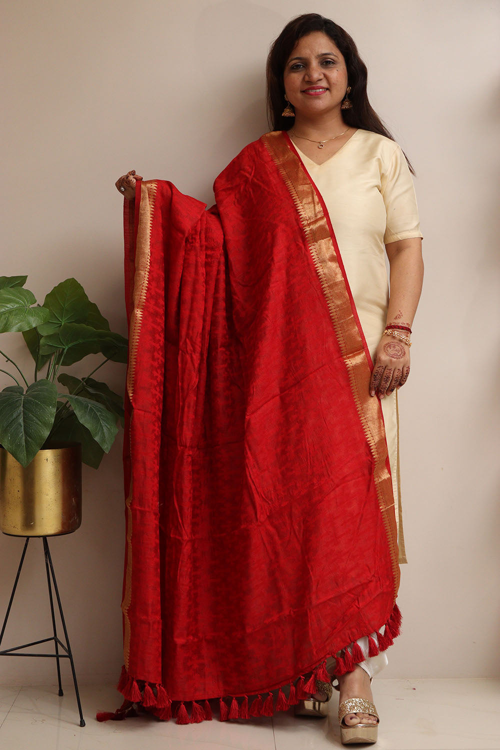 Elegant Red Banarasi Handloom Pure Moonga Silk Dupatta - Luxurion World