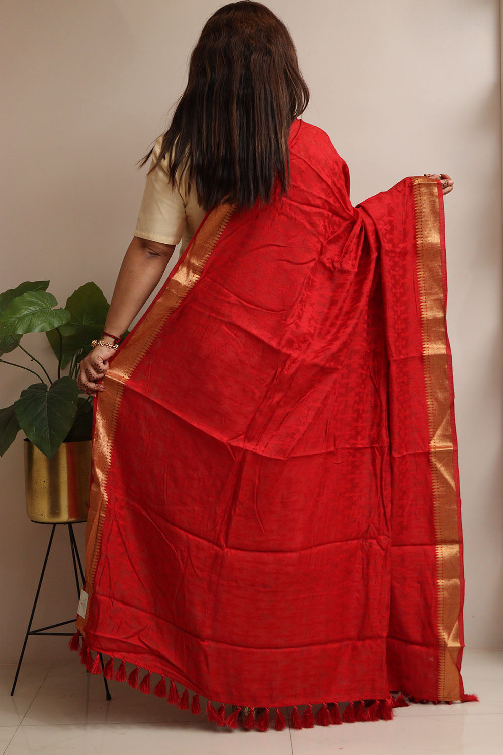 Elegant Red Banarasi Handloom Pure Moonga Silk Dupatta - Luxurion World