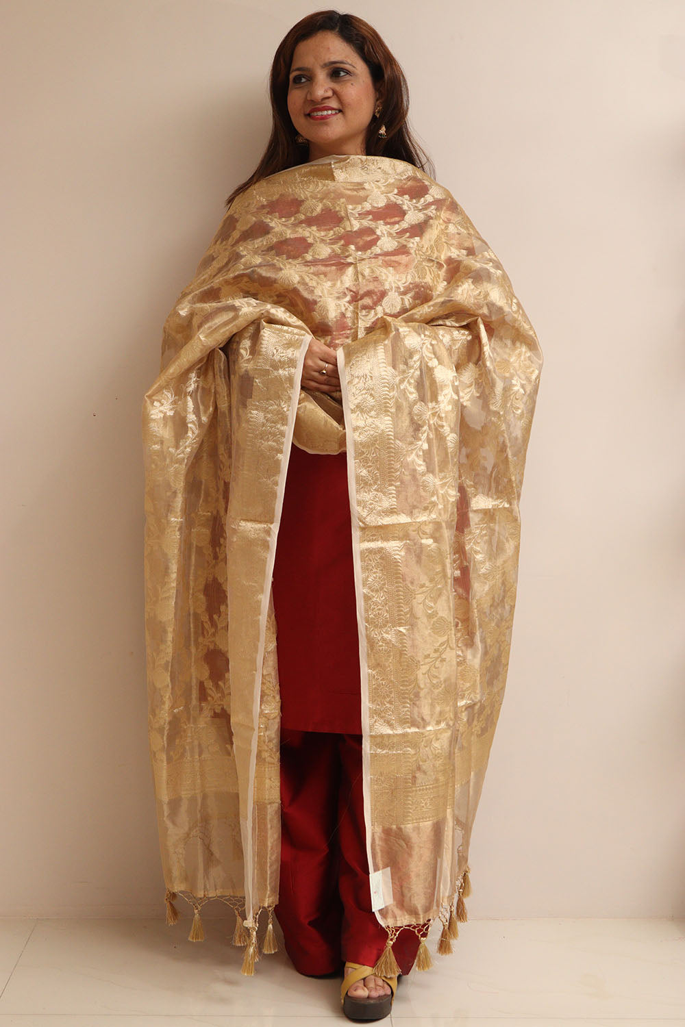 Dyeable Banarasi Handloom Pure Tissue Silk Flower Design Dupatta - Luxurion World