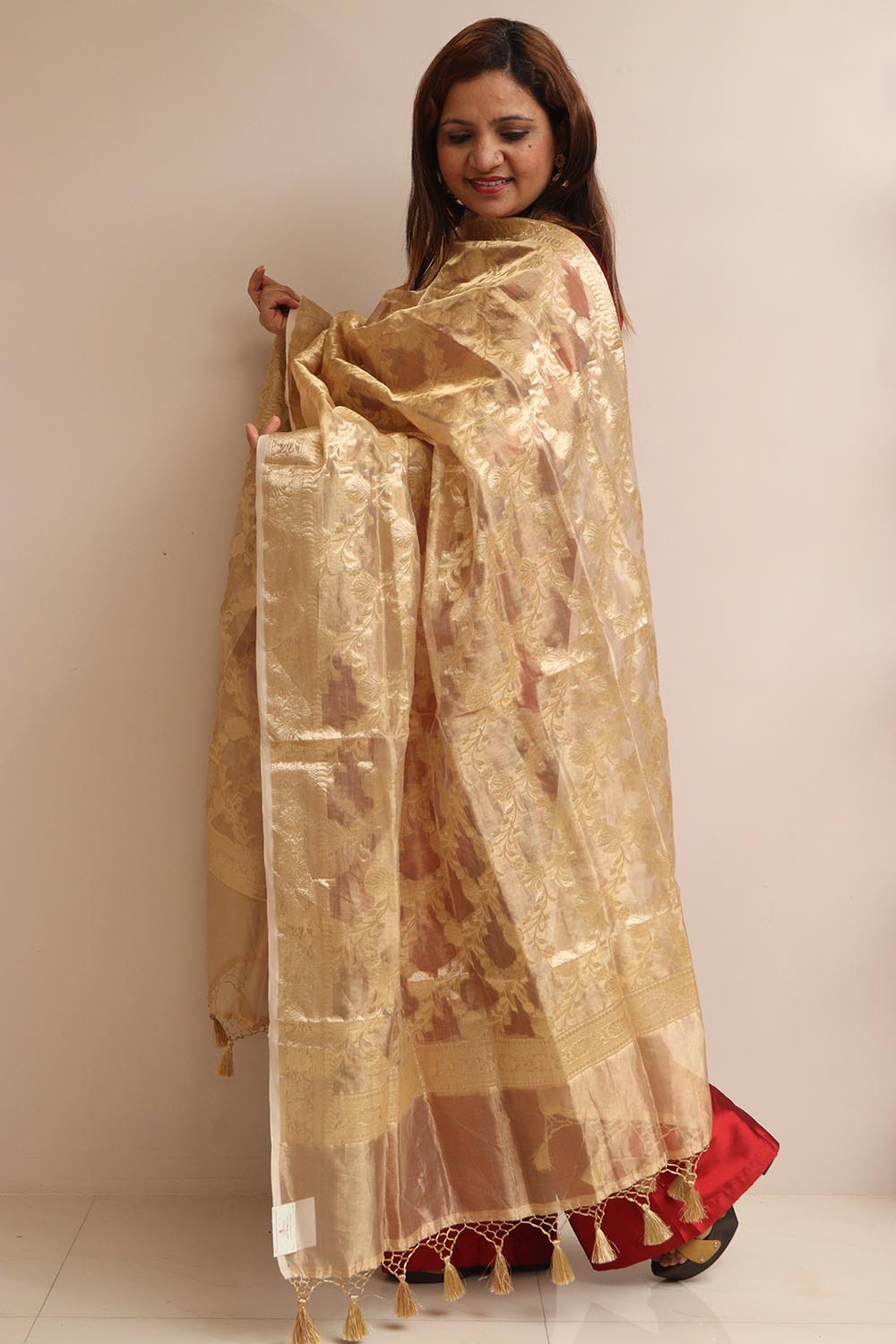 Dyeable Banarasi Handloom Pure Tissue Silk Flower Design Dupatta - Luxurion World