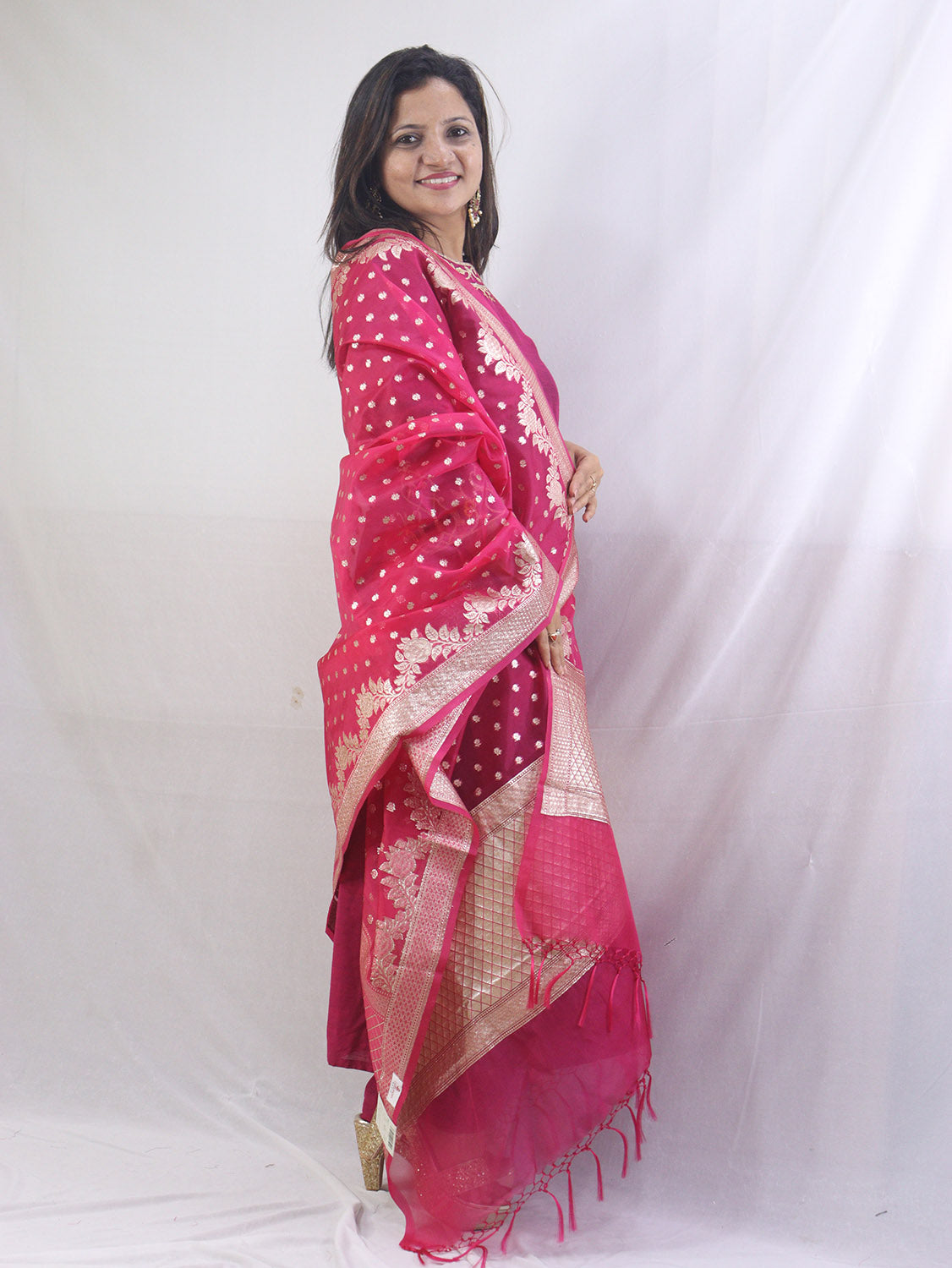 Stunning Pink Banarasi Organza Dupatta - Perfect for Ethnic Attire