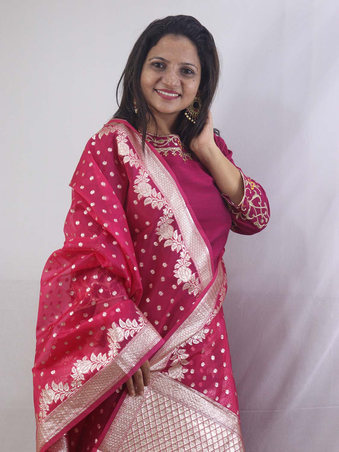 Stunning Pink Banarasi Organza Dupatta - Perfect for Ethnic Attire - Luxurion World