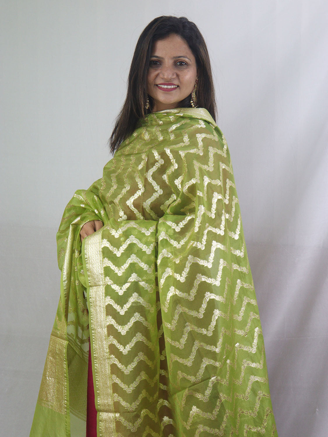 Stunning Green Banarasi Organza Dupatta - Perfect for Any Occasion! - Luxurion World