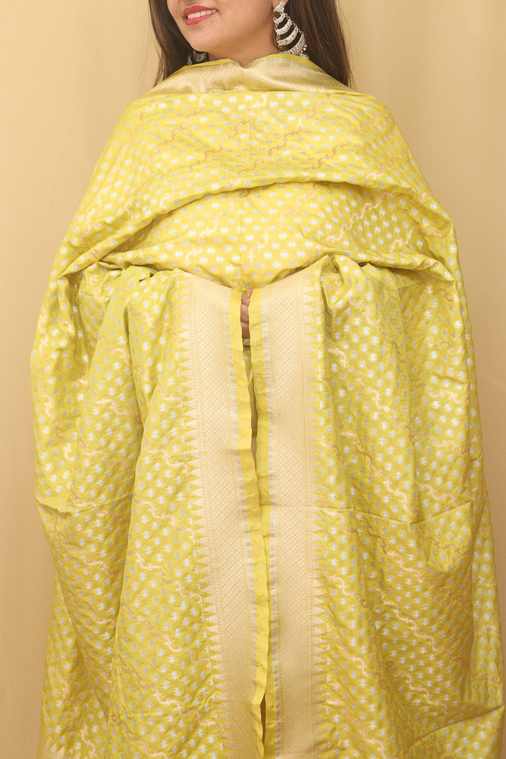 Green Banarasi Silk Dupatta - Luxurion World