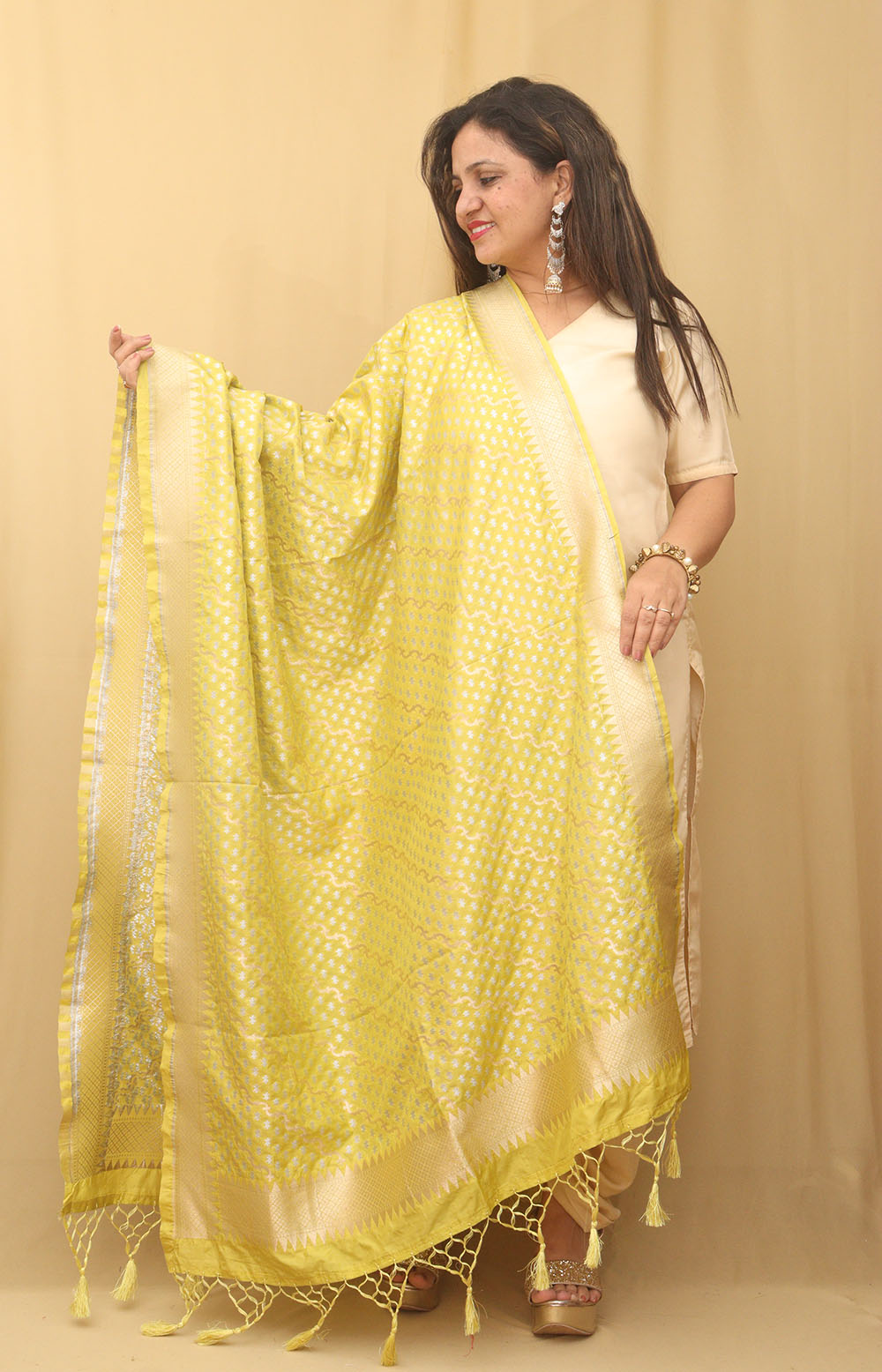 Green Banarasi Silk Dupatta - Luxurion World