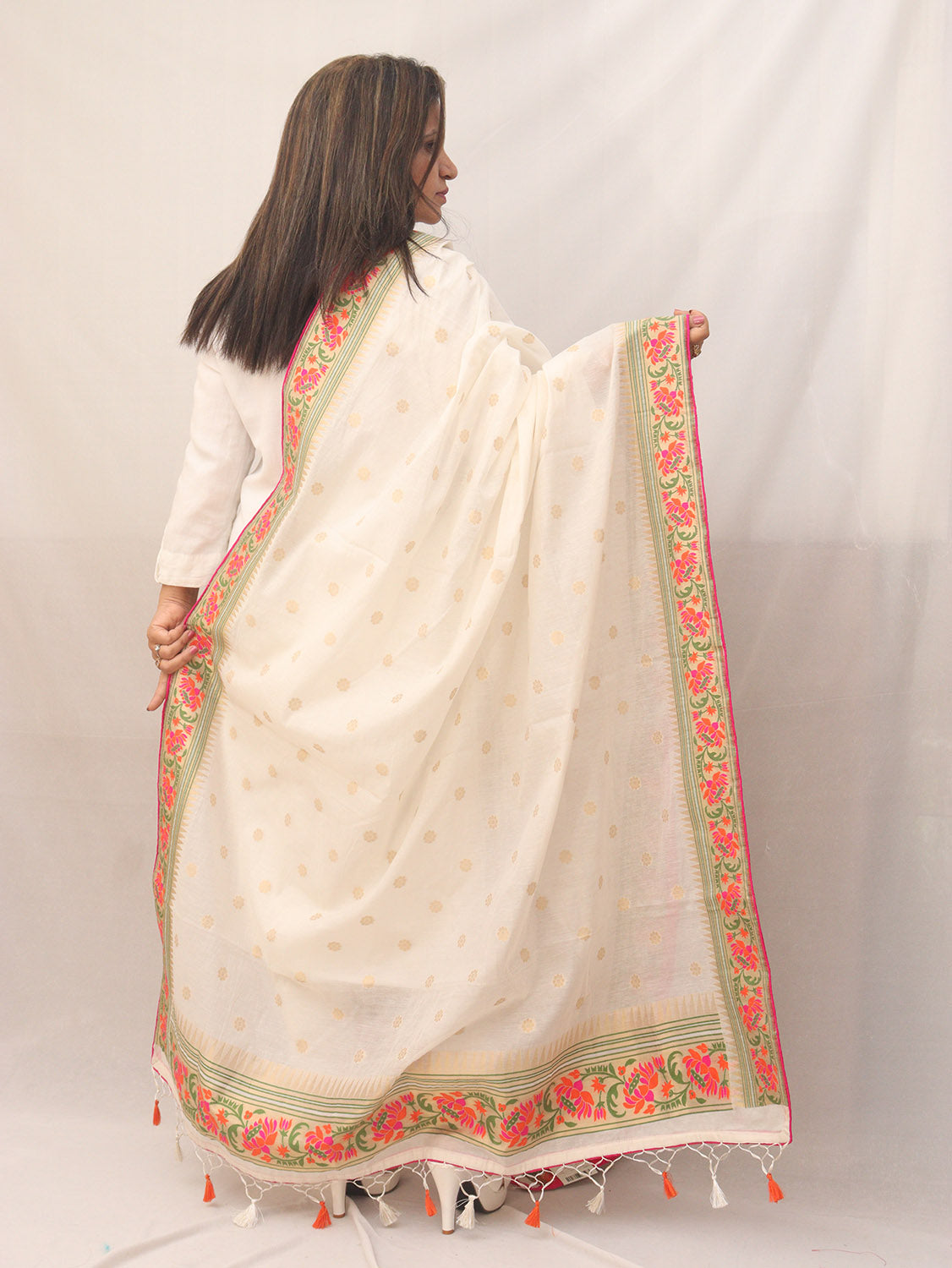 Dazzling Dyeable Banarasi Cotton Meenakari Dupatta - Perfect for Ethnic Wear! - Luxurion World