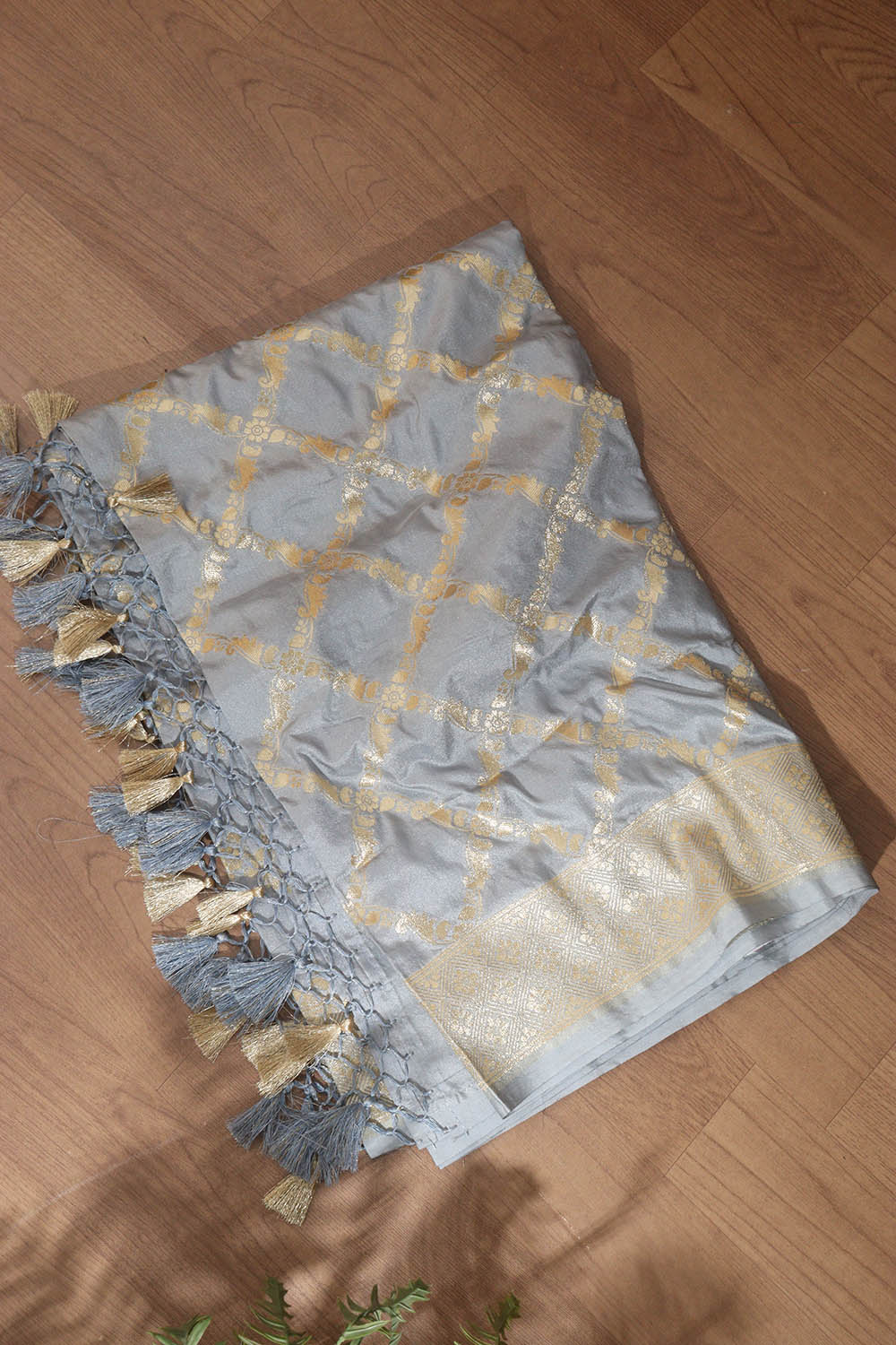 Timeless Beauty: Elegant Grey Banarasi Silk Dupatta - Luxurion World