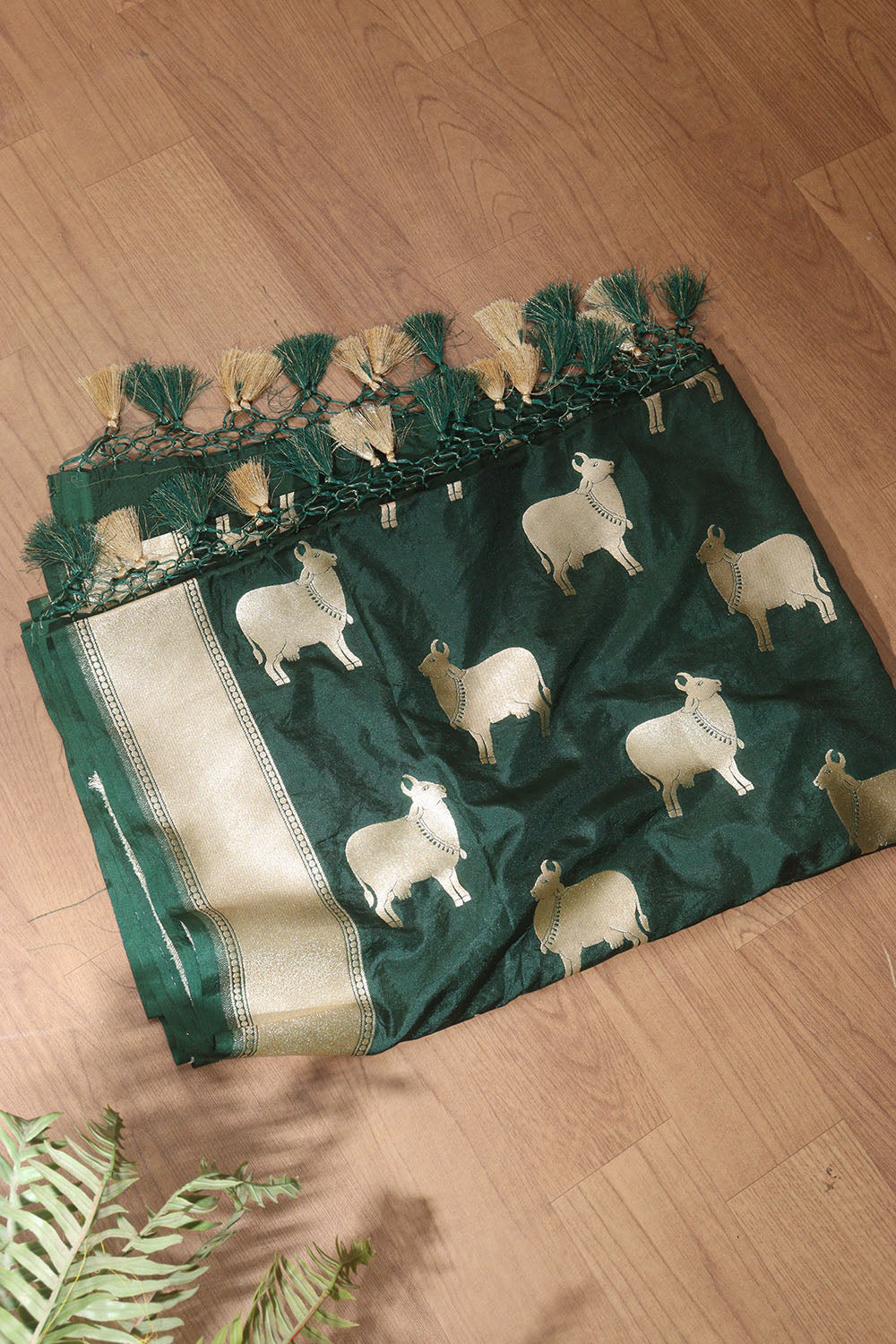 Exquisite Green Banarasi Silk Dupatta with Cow Motif - Luxurion World