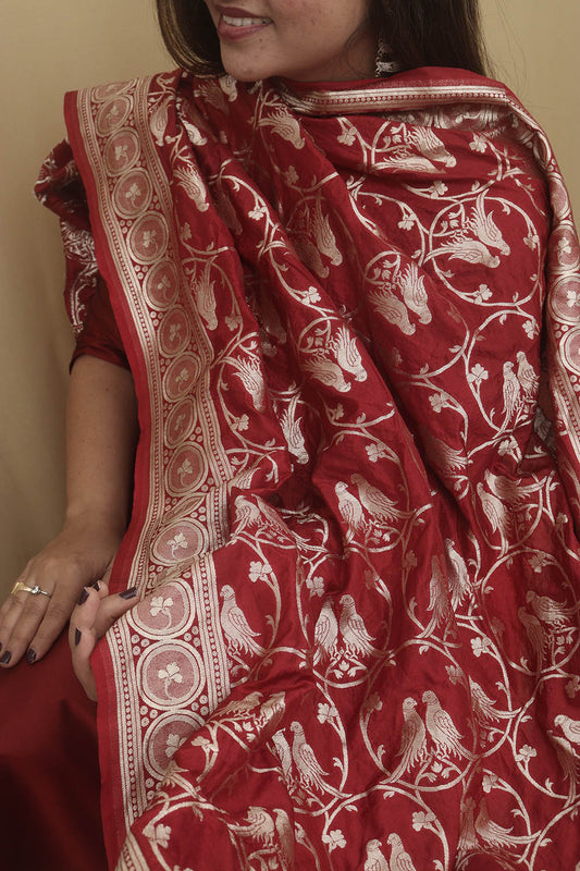 Elegant Maroon Banarasi Silk Dupatta with Parrot Design - Luxurion World