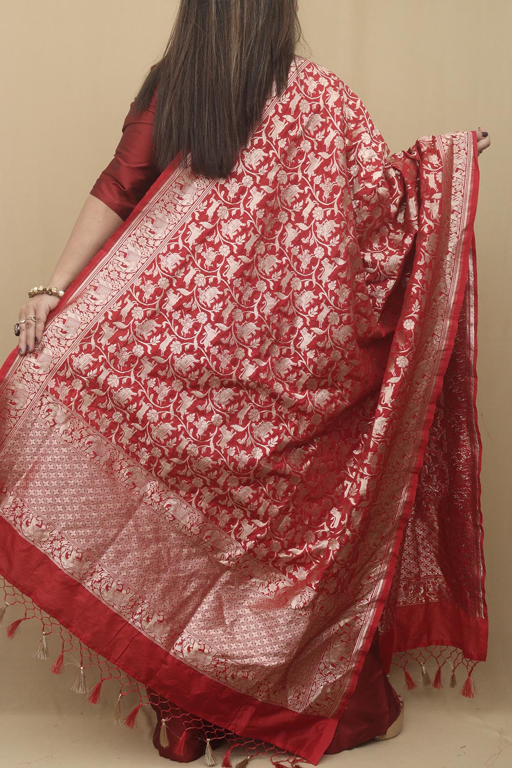 Elegant Bright Red Banarasi Silk Shikargah Dupatta: A Timeless Masterpiece - Luxurion World