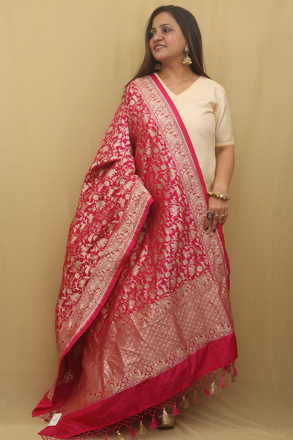 Elegant Pink Banarasi Silk Shikargah Dupatta: A Timeless Masterpiece - Luxurion World