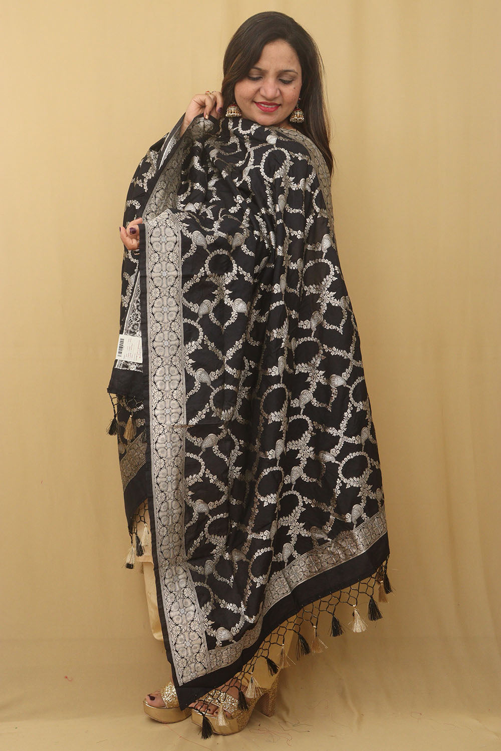 Black Banarasi Silk Sona Roopa Dupatta - Luxurion World