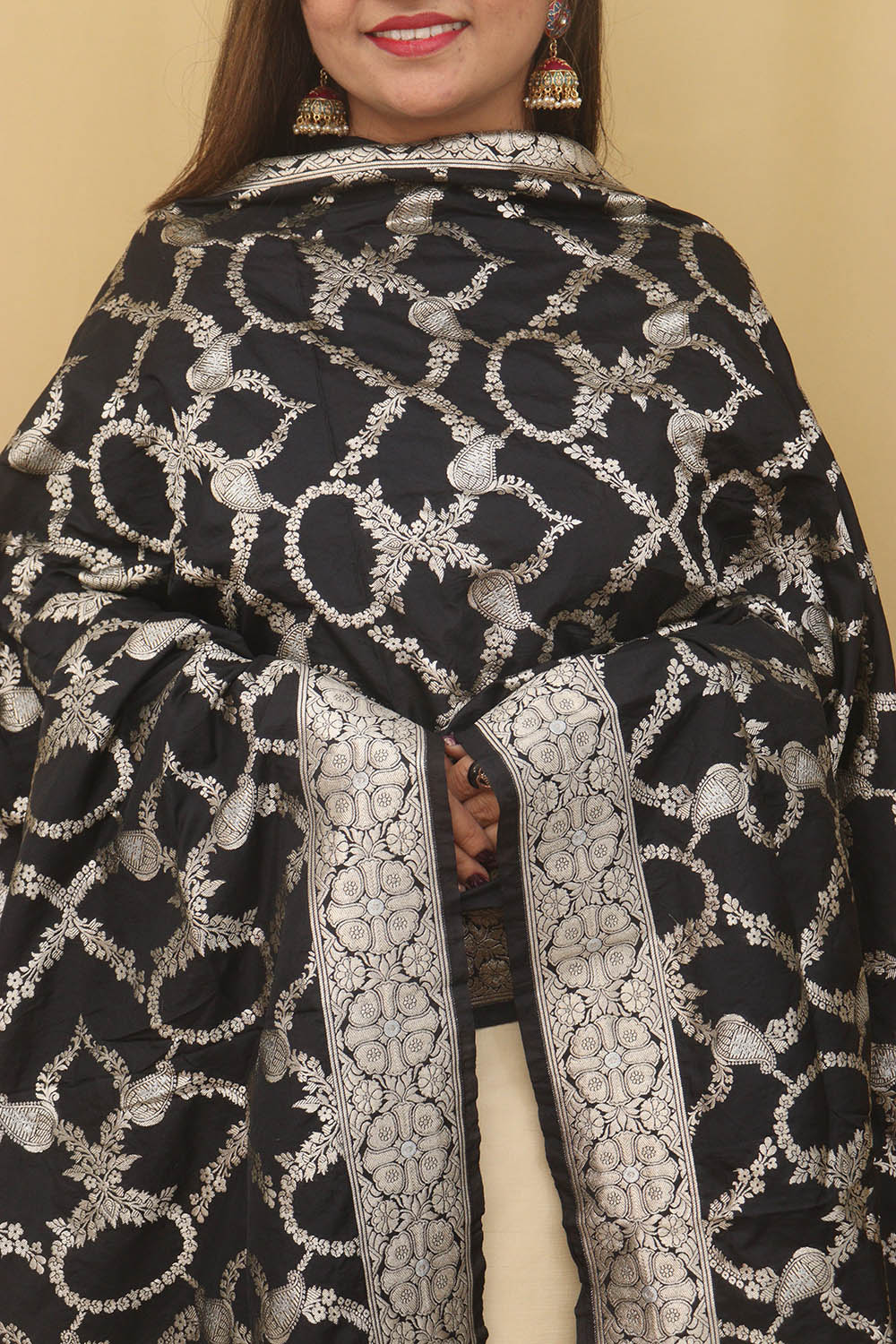 Black Banarasi Silk Sona Roopa Dupatta - Luxurion World
