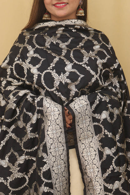 Black Banarasi Silk Sona Roopa Dupatta - Luxurion World