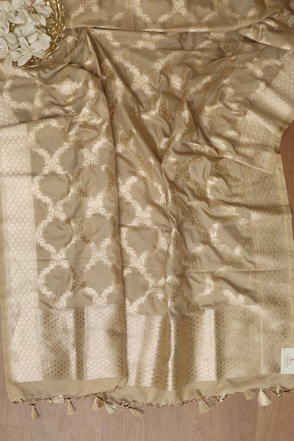 Soft and Elegant Pastel Banarasi Silk Dupatta - Luxurion World