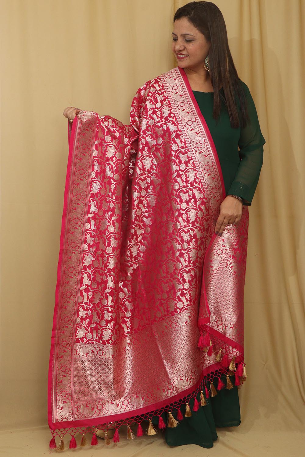 Beautiful Pink Banarasi Silk Dupatta with Shikargah Design - Luxurion World