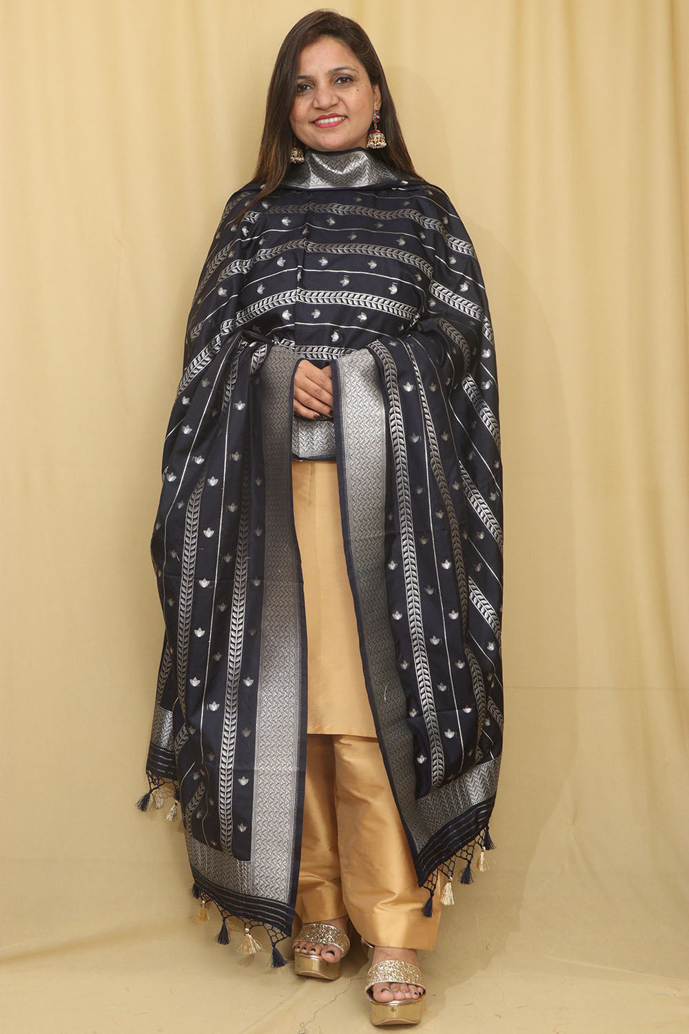 Elegant Blue Banarasi Silk Dupatta - Luxurion World