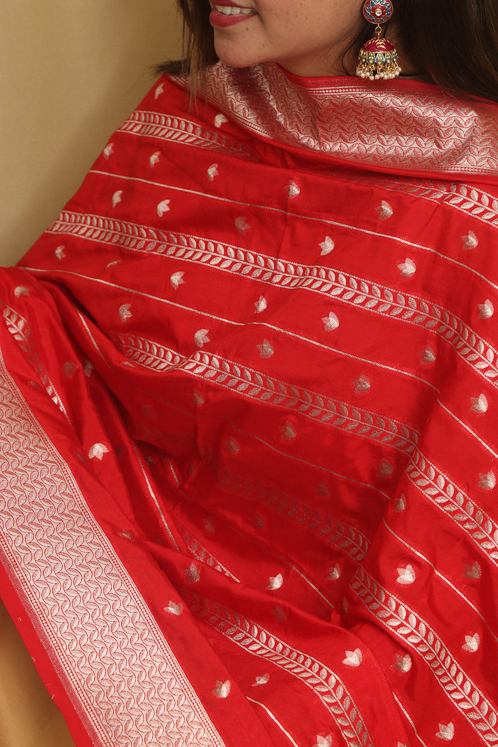 Elegant Red Banarasi Silk Dupatta - Luxurion World