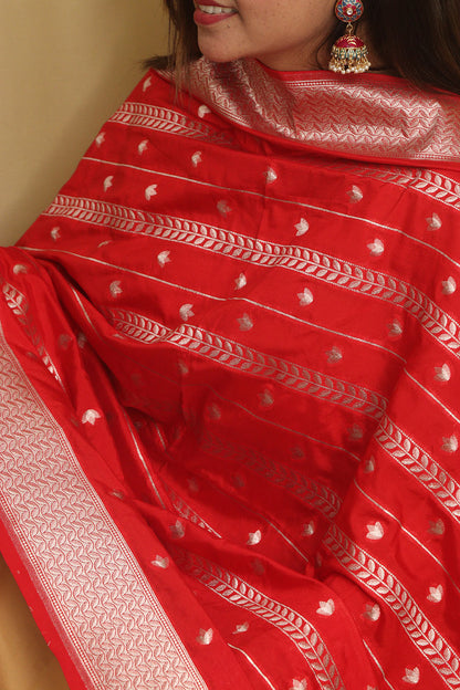 Elegant Red Banarasi Silk Dupatta - Luxurion World