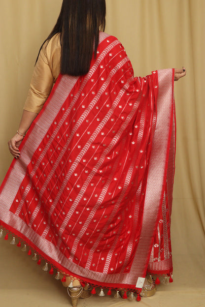 Elegant Red Banarasi Silk Dupatta - Luxurion World