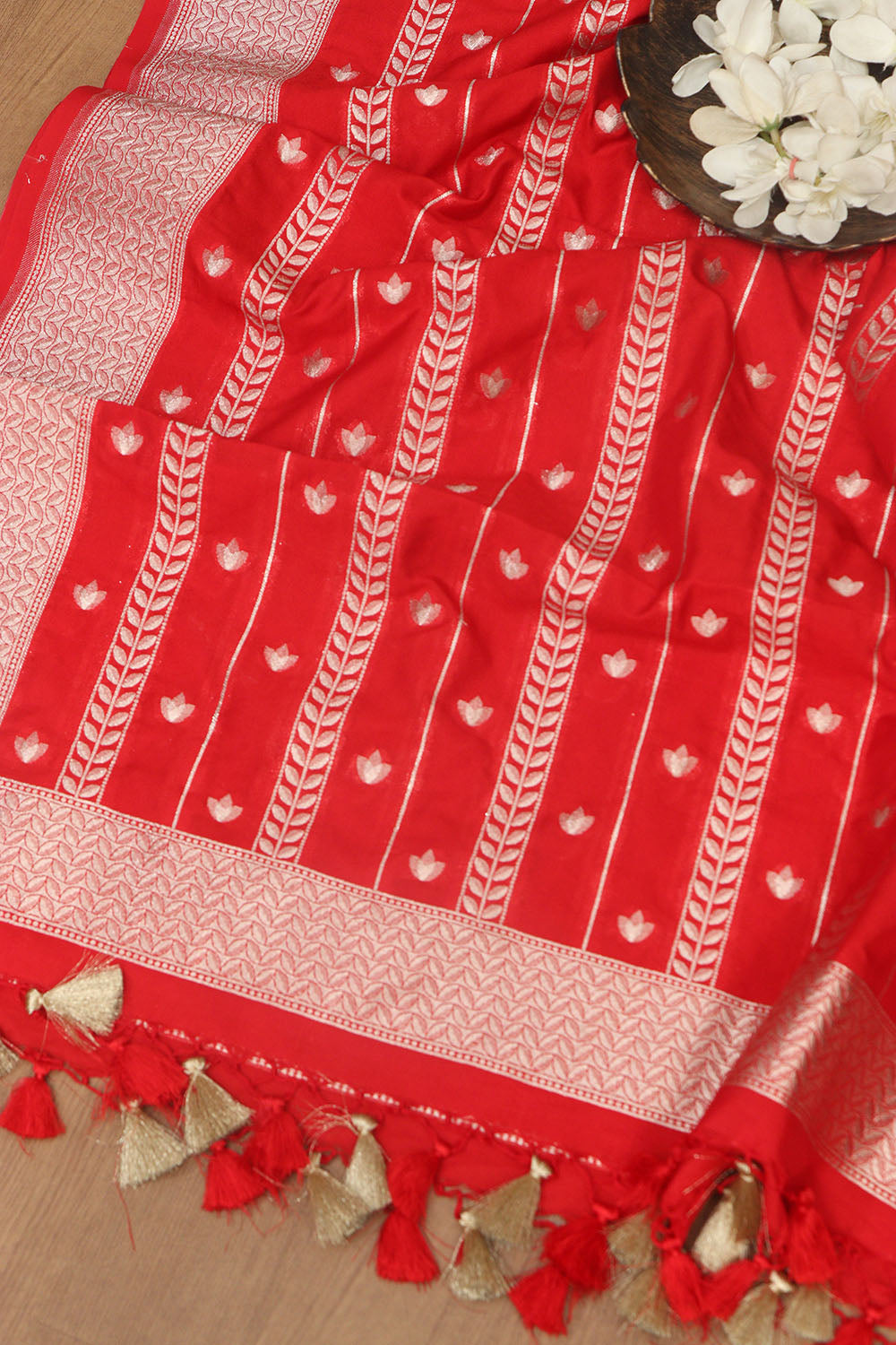 Elegant Red Banarasi Silk Dupatta - Luxurion World