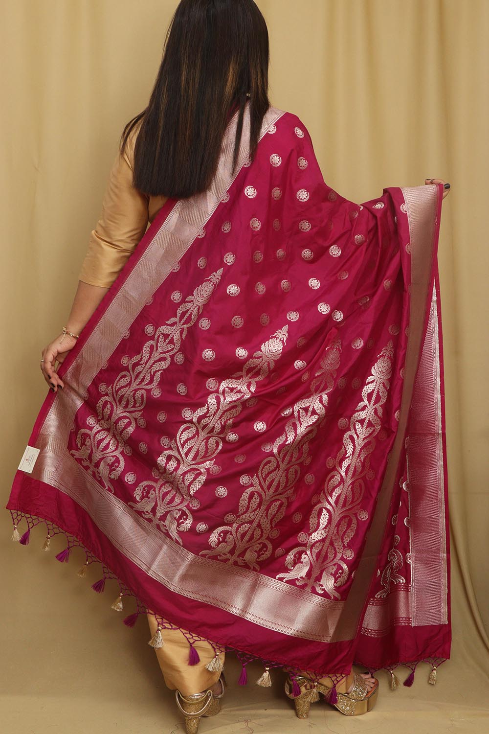 Beautiful Pink Banarasi Silk Dupatta - Luxurion World- Crafted Heirlooms