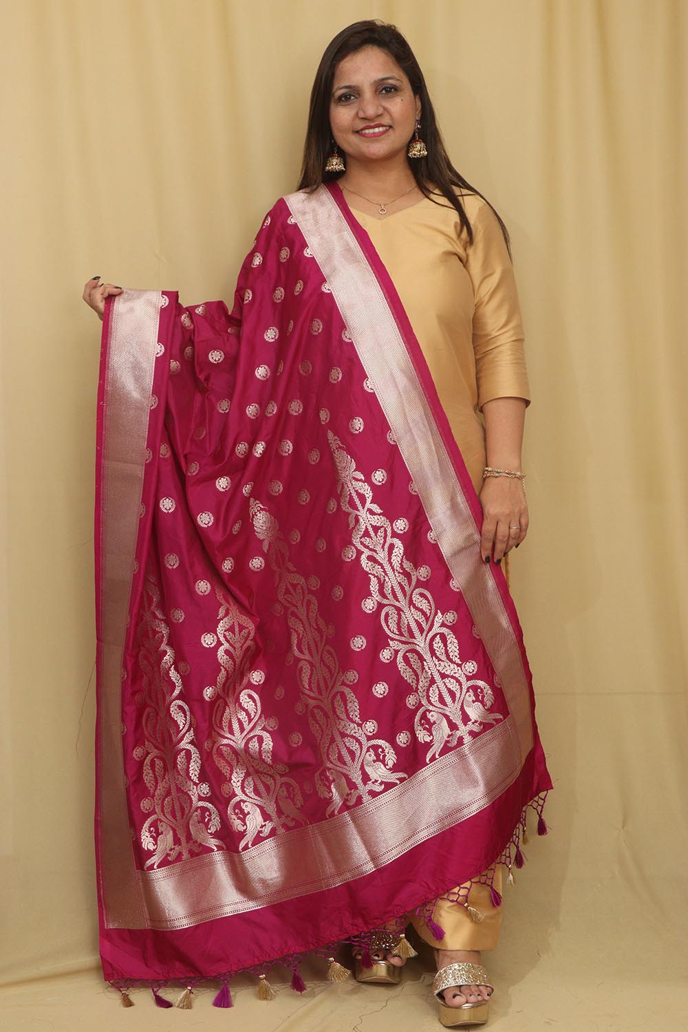 Beautiful Pink Banarasi Silk Dupatta - Luxurion World- Crafted Heirlooms