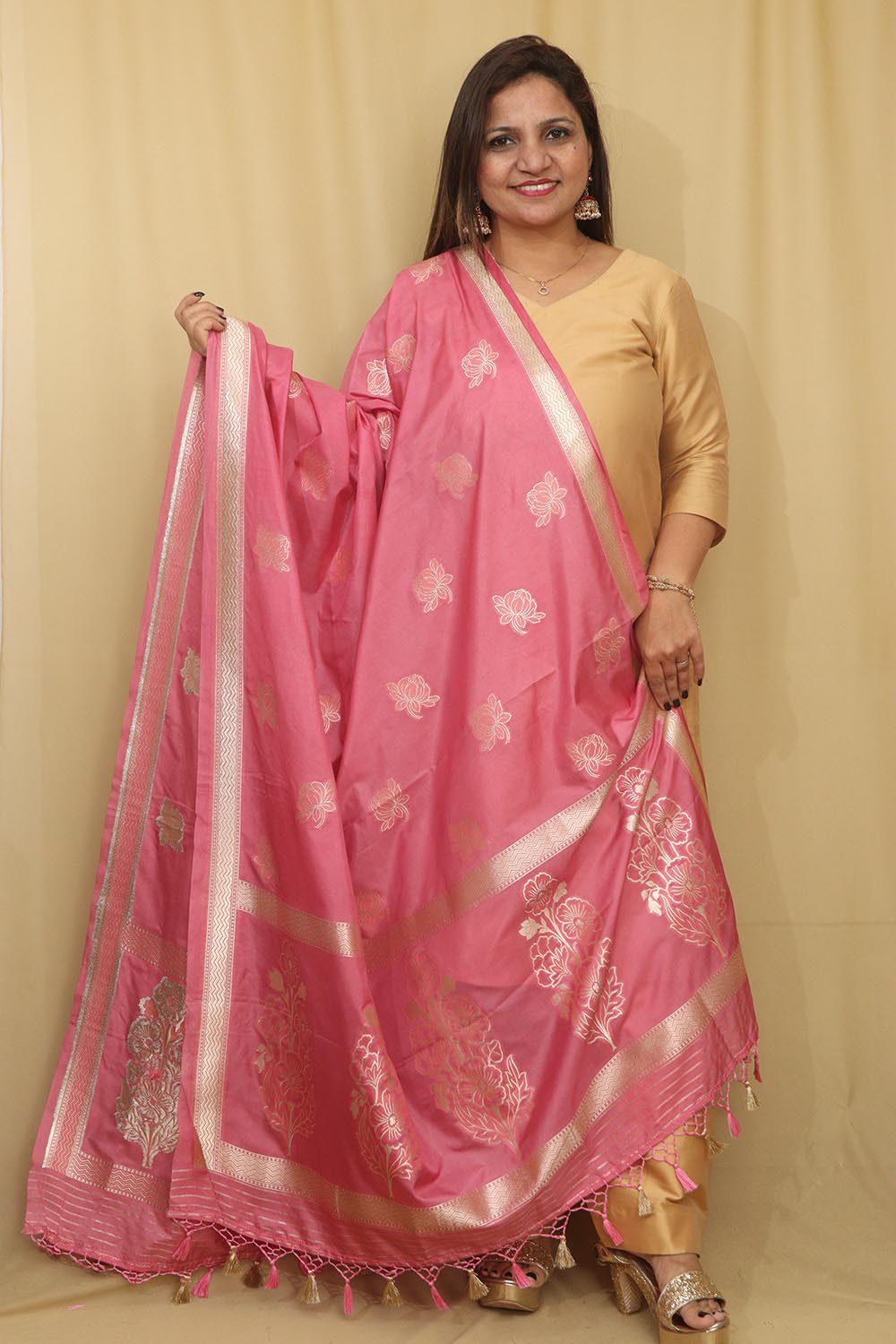 Pretty in Pink: Banarasi Silk Dupatta - Luxurion World