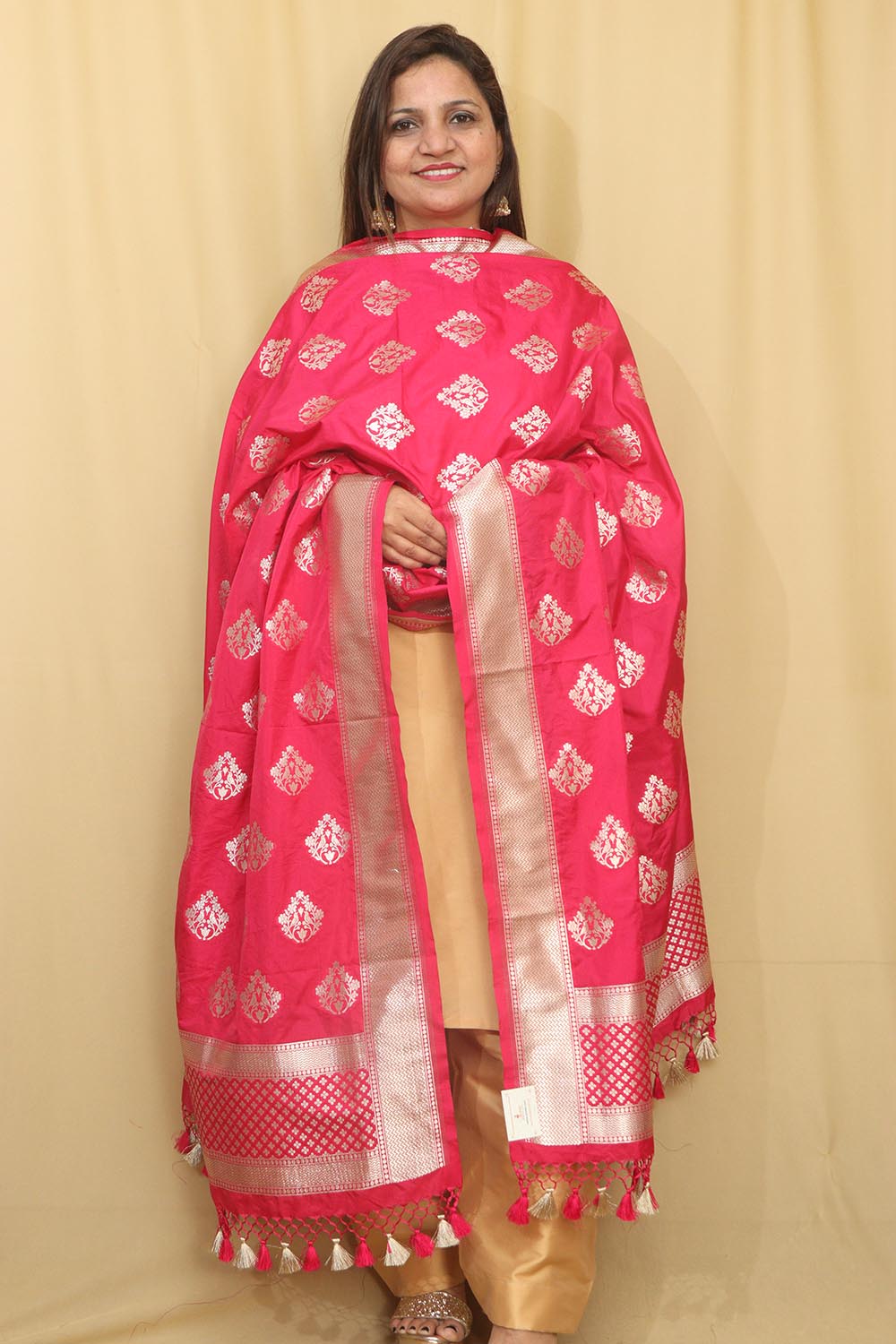 Stunning Pink Banarasi Silk Dupatta - Perfect Accessory - Luxurion World