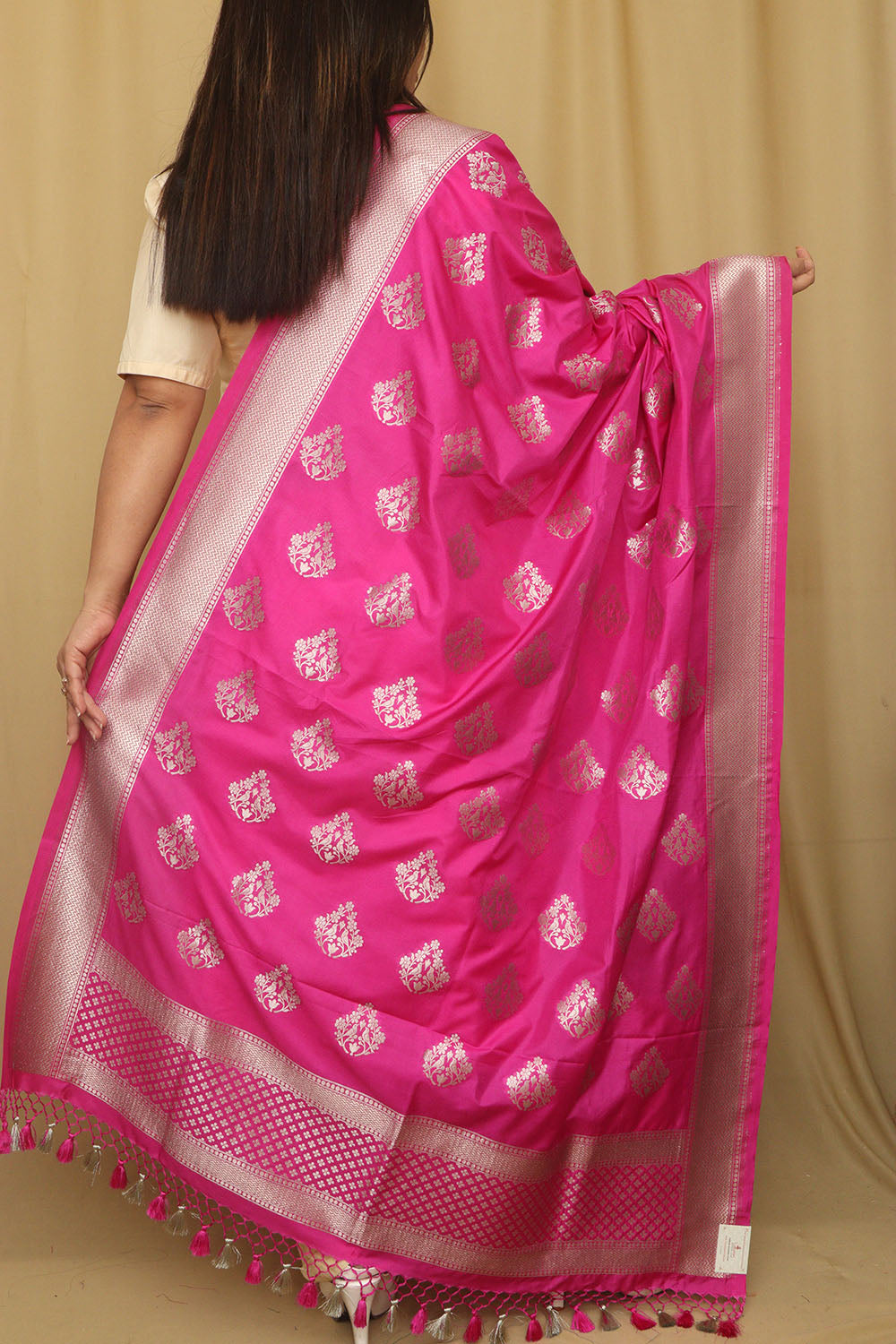 Stunning Pink Banarasi Silk Dupatta - Luxurion World