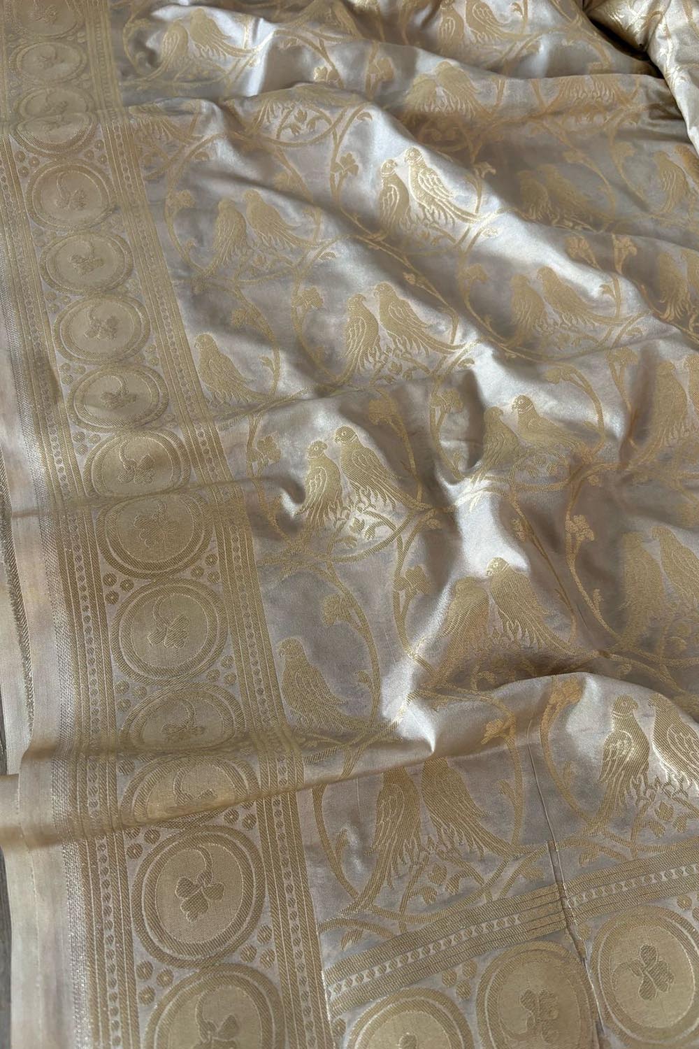Elegant Pastel Banarasi Silk Dupatta with Shikargah Design - Luxurion World- Crafted Heirlooms