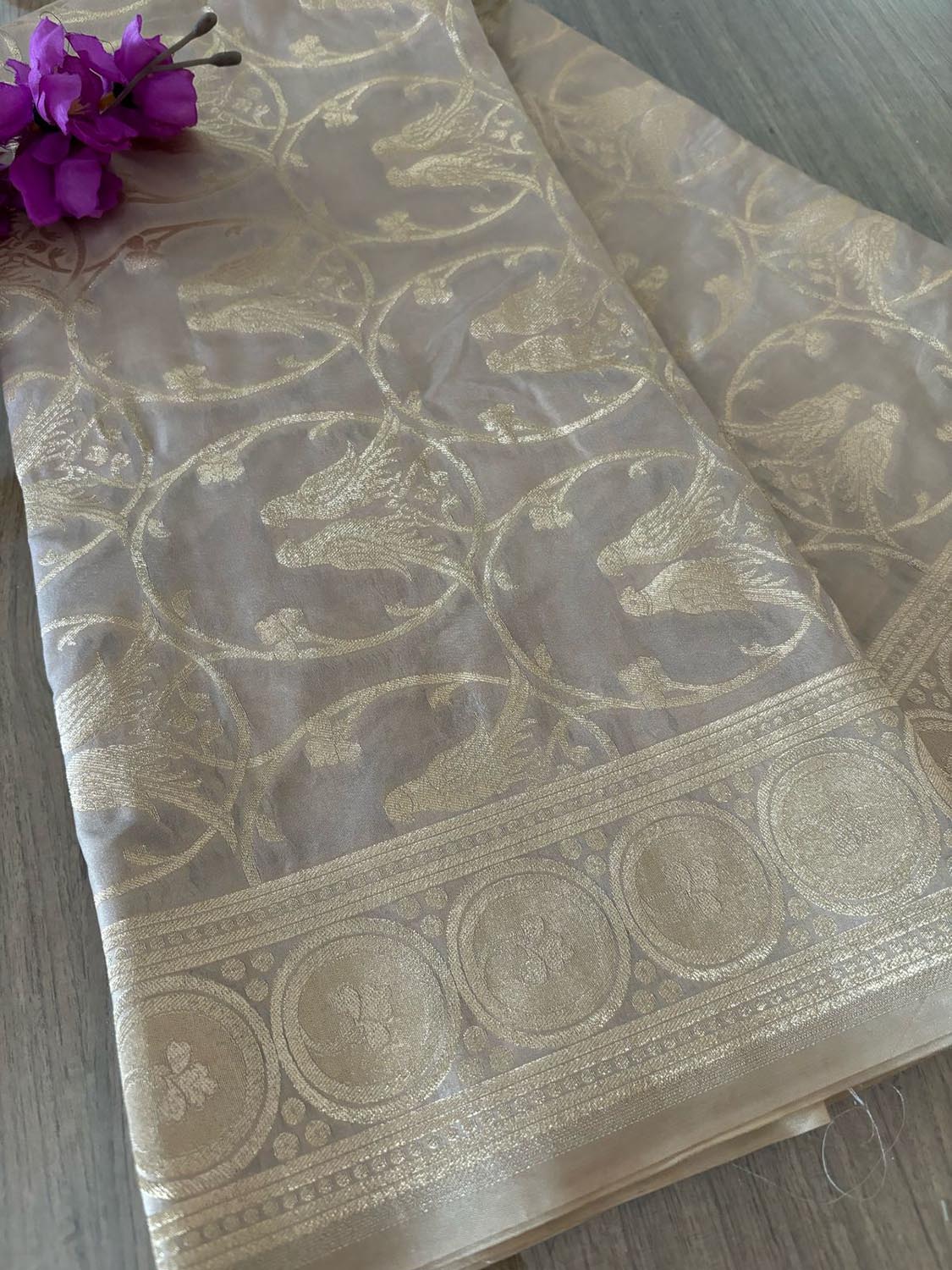 Elegant Pastel Banarasi Silk Dupatta with Shikargah Design - Luxurion World- Crafted Heirlooms