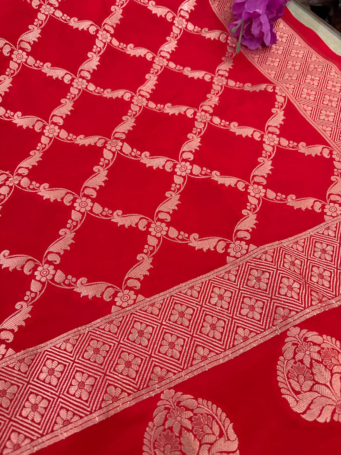 Elegant Red Banarasi Silk Dupatta - Luxurion World