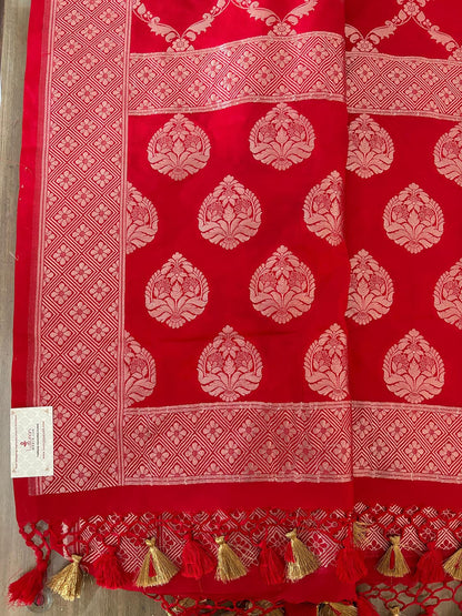 Elegant Red Banarasi Silk Dupatta - Luxurion World
