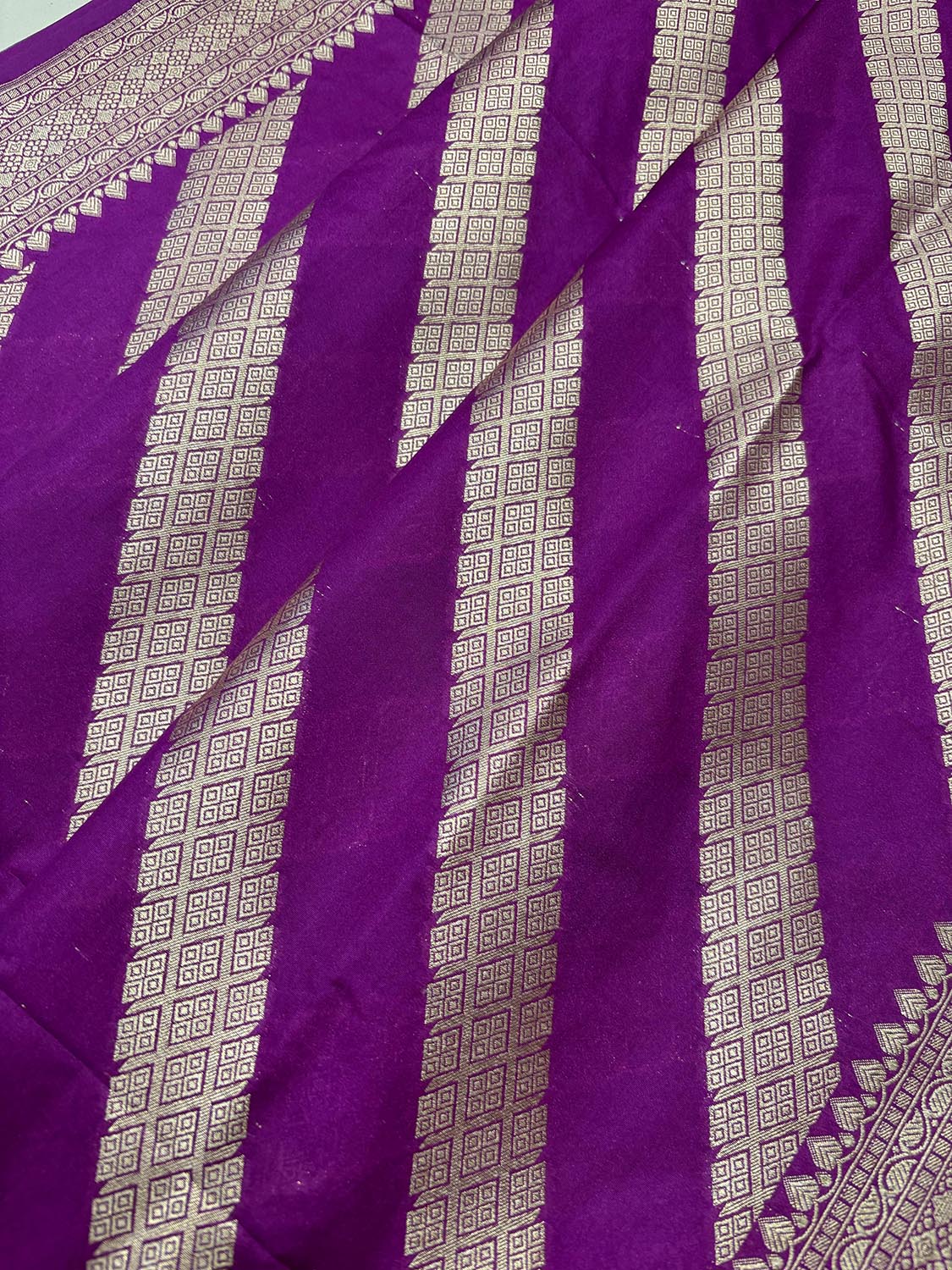 Purple Banarasi Silk Stripe Design Dupatta - Luxurion World- Crafted Heirlooms