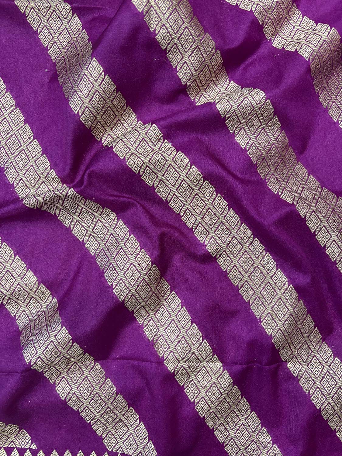 Purple Banarasi Silk Stripe Design Dupatta - Luxurion World- Crafted Heirlooms