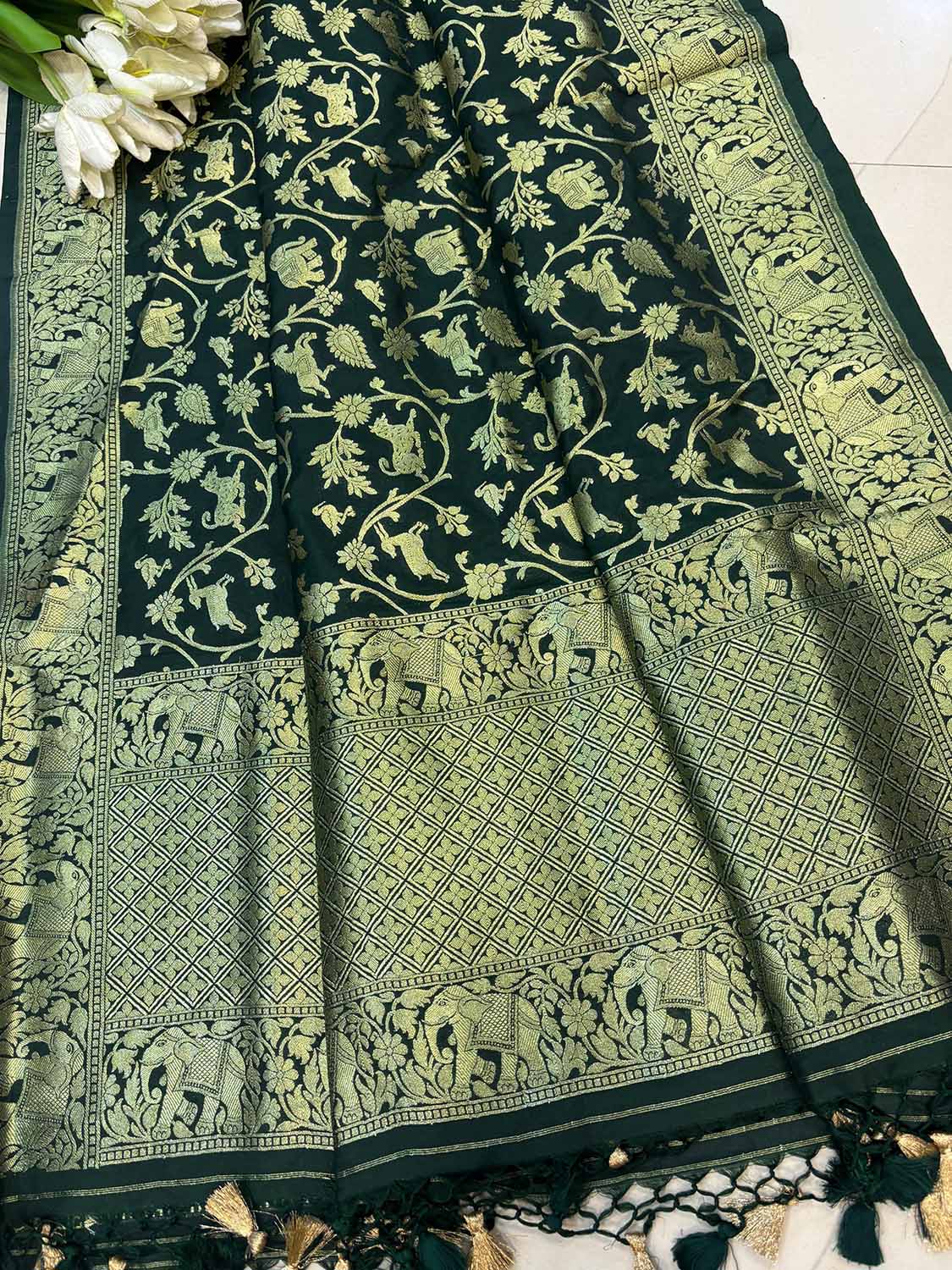 Green Banarasi Silk Shikargah Design Dupatta - Luxurion World