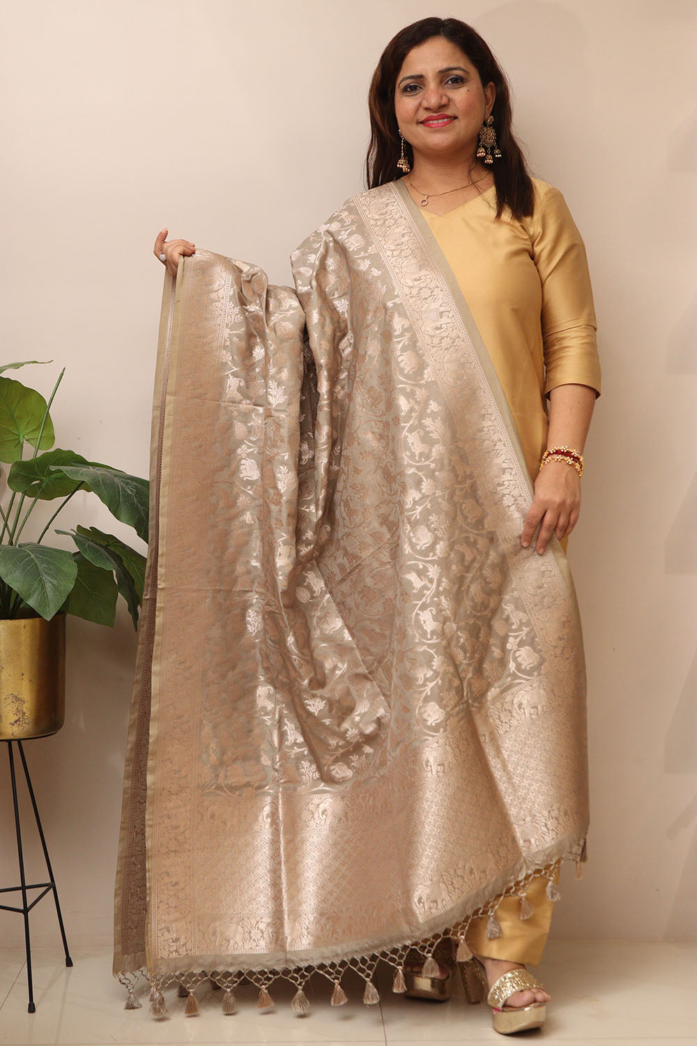 Elegant Grey Banarasi Silk Dupatta with Shikargah Design - Luxurion World- Crafted Heirlooms