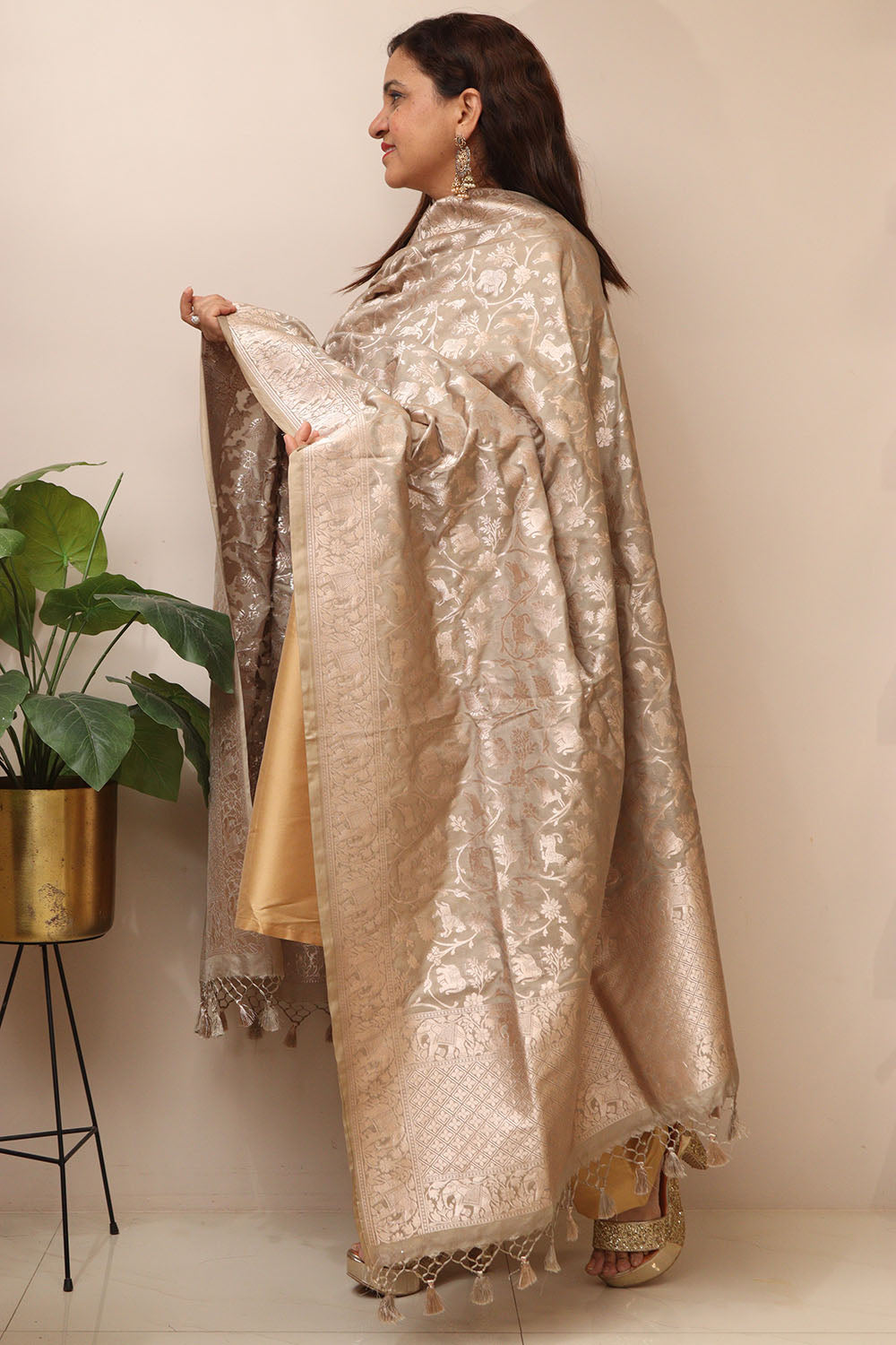 Elegant Grey Banarasi Silk Dupatta with Shikargah Design - Luxurion World- Crafted Heirlooms