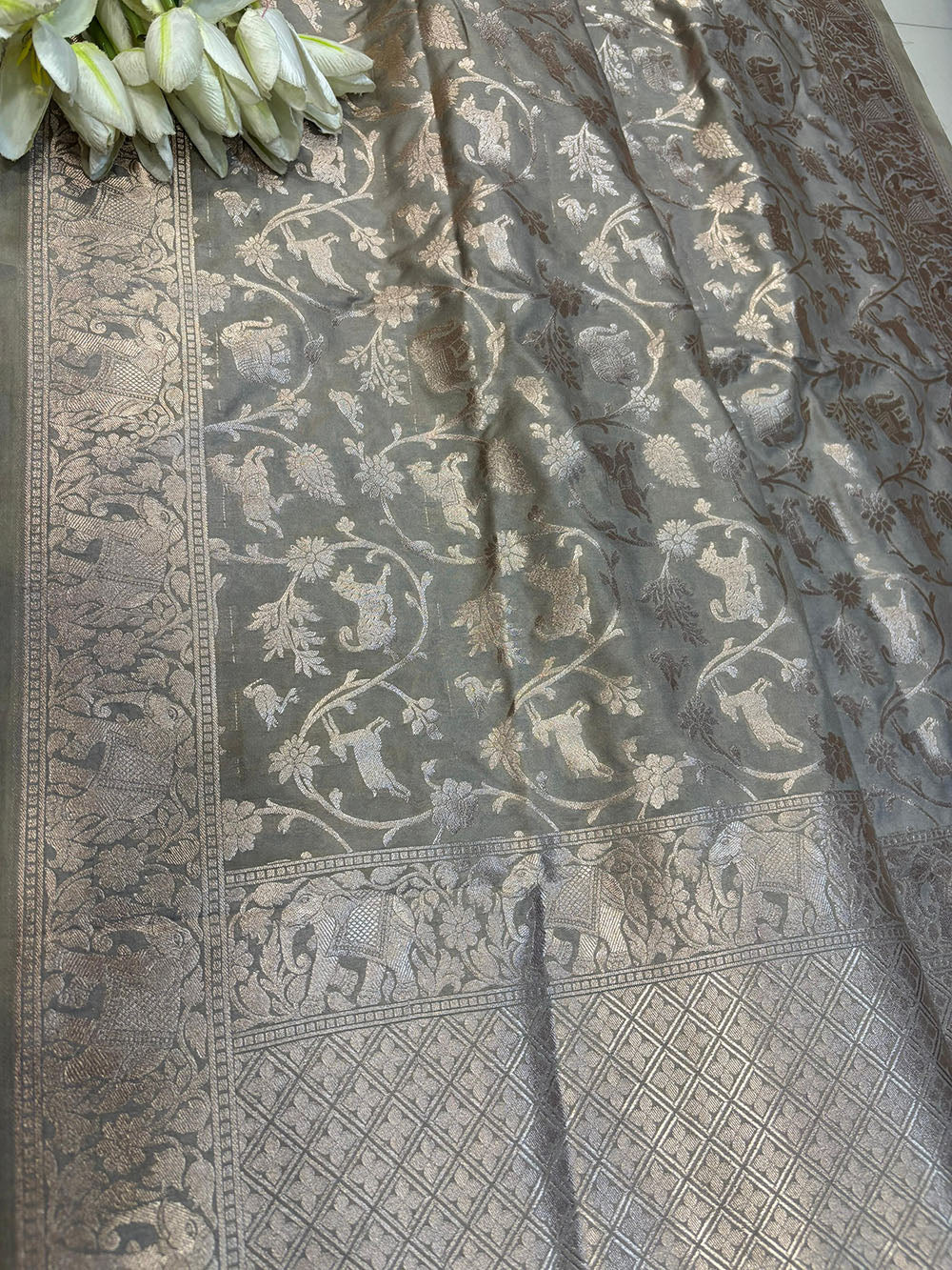 Elegant Grey Banarasi Silk Dupatta with Shikargah Design - Luxurion World- Crafted Heirlooms