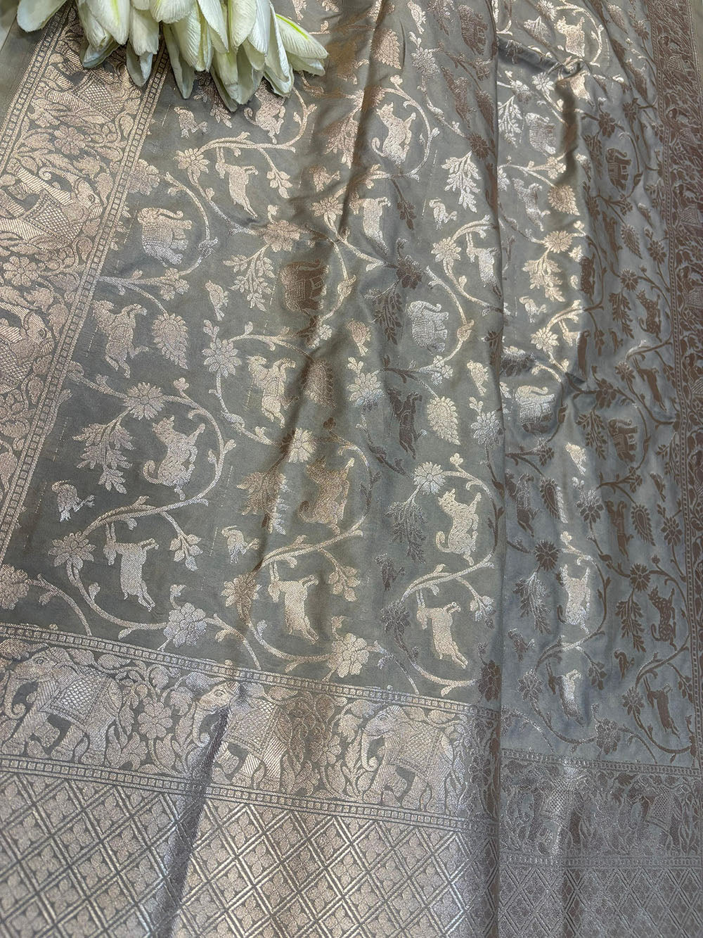 Elegant Grey Banarasi Silk Dupatta with Shikargah Design - Luxurion World- Crafted Heirlooms