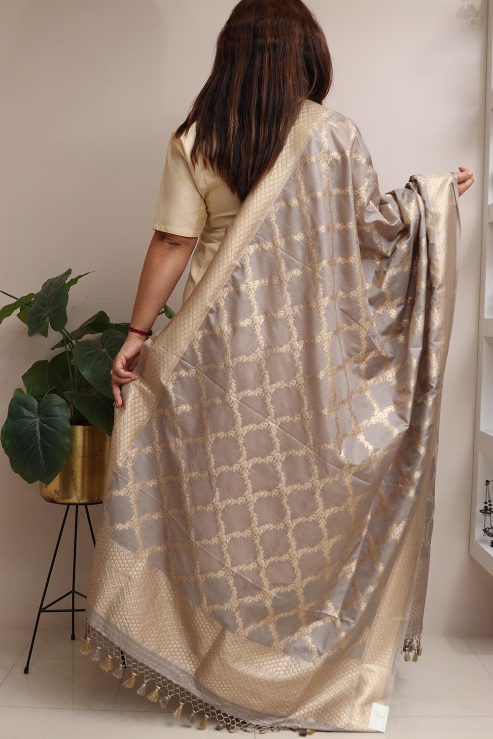 Elegant Grey Banarasi Silk Dupatta - Luxurion World- Crafted Heirlooms