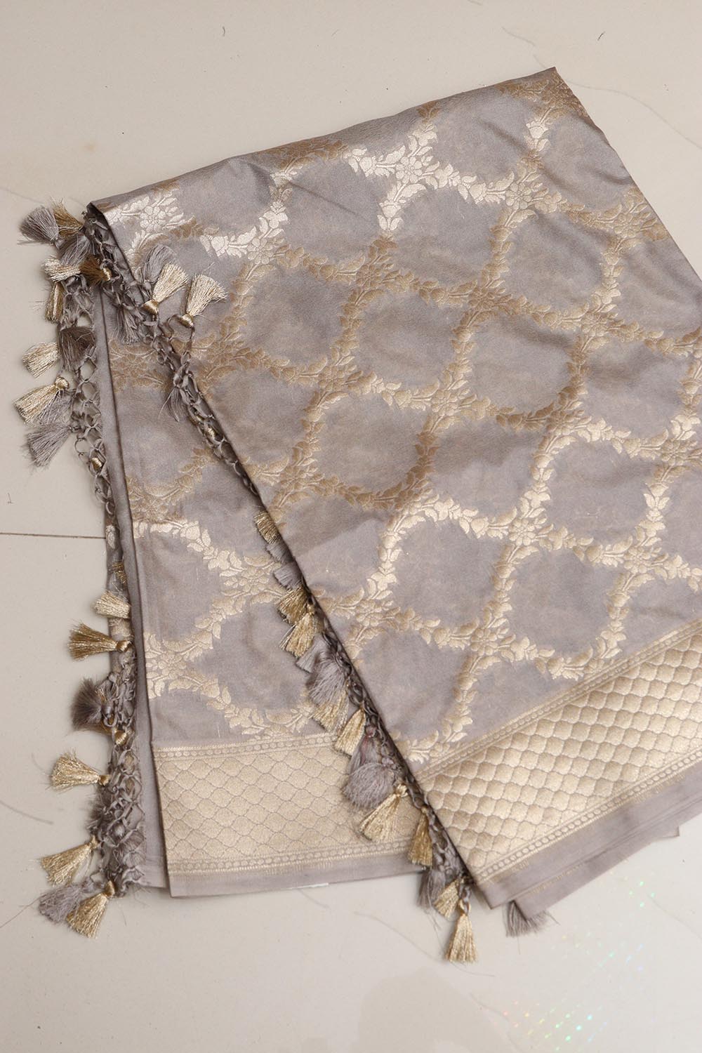 Elegant Grey Banarasi Silk Dupatta - Luxurion World- Crafted Heirlooms