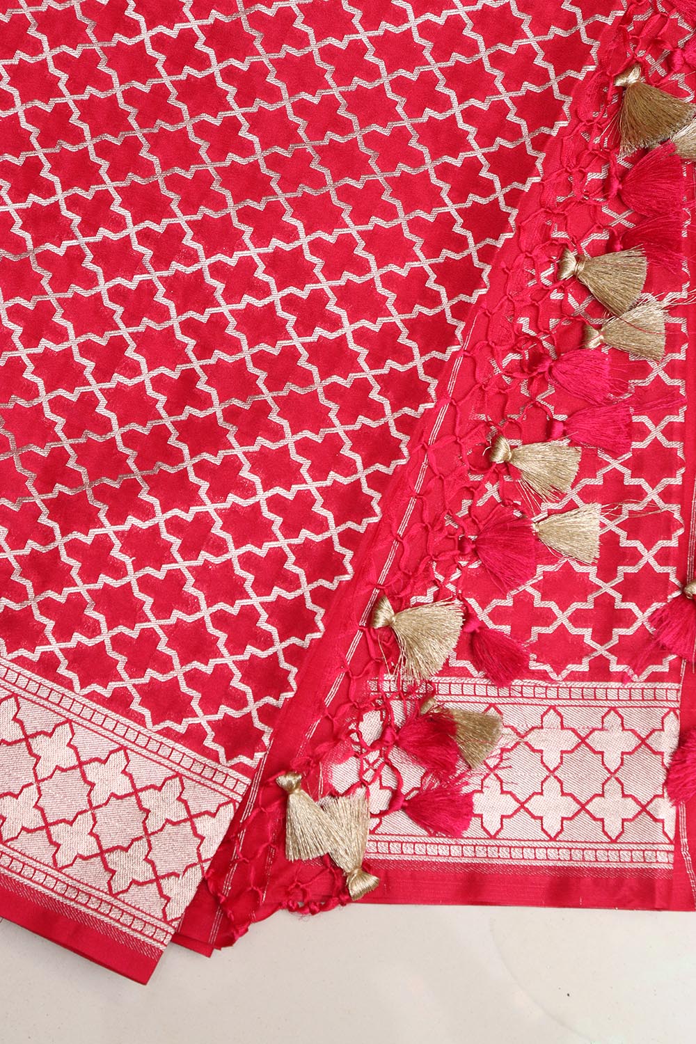 Elegant Red Banarasi Silk Dupatta - Luxurion World