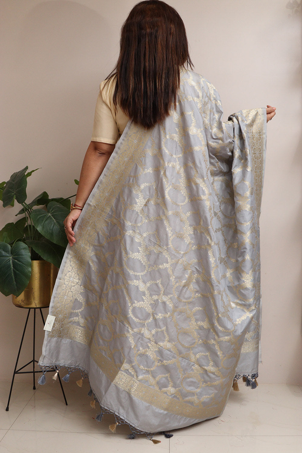 Elegant Grey Banarasi Silk Dupatta - Luxurion World- Crafted Heirlooms