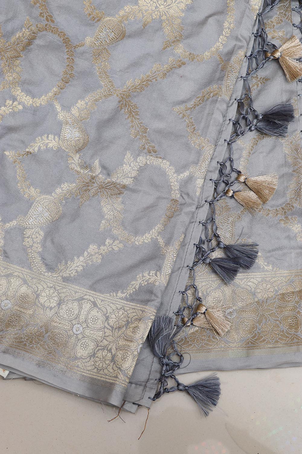 Elegant Grey Banarasi Silk Dupatta - Luxurion World- Crafted Heirlooms