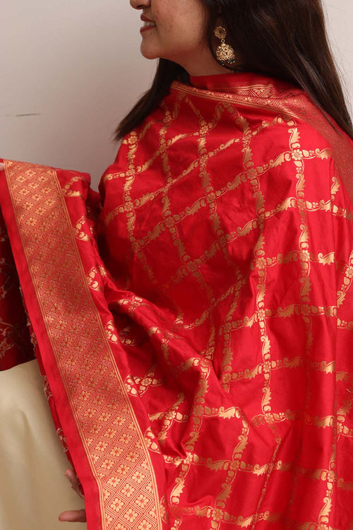 Elegant Red Banarasi Silk Dupatta - Luxurion World- Crafted Heirlooms